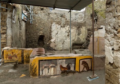 2000年前的龐貝也流行「小吃」！最新考古驚現鮮艷雞鴨壁畫菜單