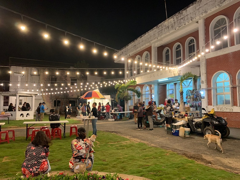 經過多年深耕與再造,四重溪溫泉重回搜尋熱榜,為地方帶來人流與商機,縣府把握良機引入青年創生能量,期待從旅遊熱逐步發展一條新的半島觀光經濟。