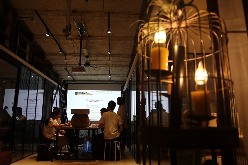 想在都市找回人情味的共生公寓「半伴」。