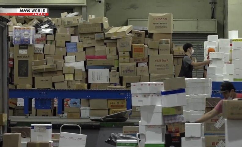 疫情無形中助長了快遞、配送等物流產業需求。 (圖片來源:NHK)