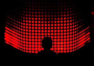 回顧911》20年「反恐戰爭」最大受益者不是軍火商，竟是矽谷巨頭？