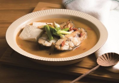 老薑煸香加上米酒！麻油枸杞鱸魚湯成冬天裡暖呼呼的三代湯品