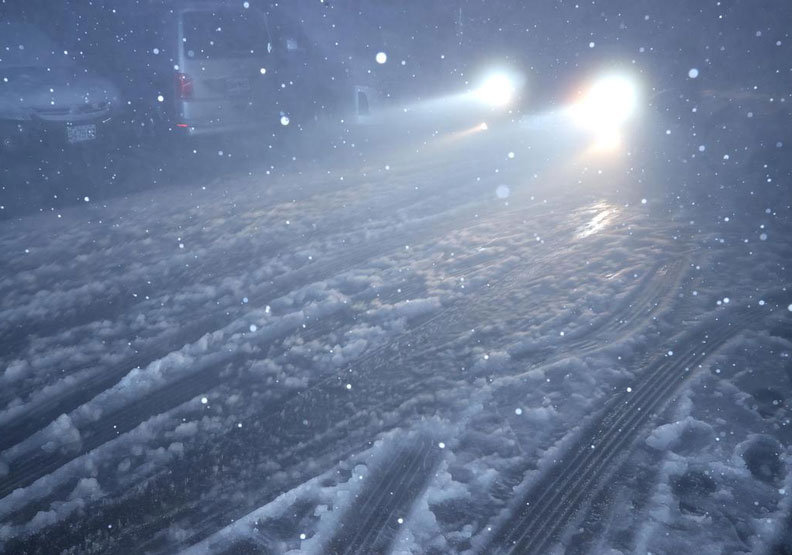 陽明山凌晨下雪。