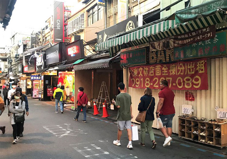 與昔日人潮相比，士林夜市如今顯得冷清。經濟日報提供