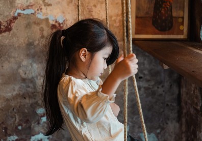 我只是想要有人陪……小團體的形成，來自更害怕自己被排擠