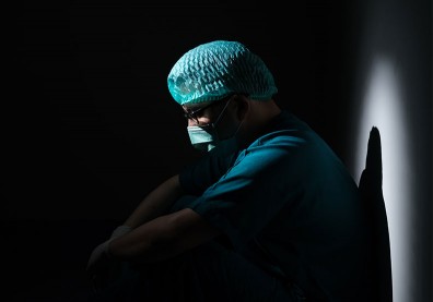 【醫護染疫】17年前SARS被當瘟神、今染疫被獵巫！醫界：沒人比我們更怕感染