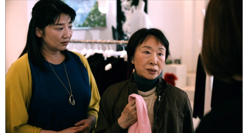 因為店員無心的一句話,讓68歲的女主角決定好好打理自己。