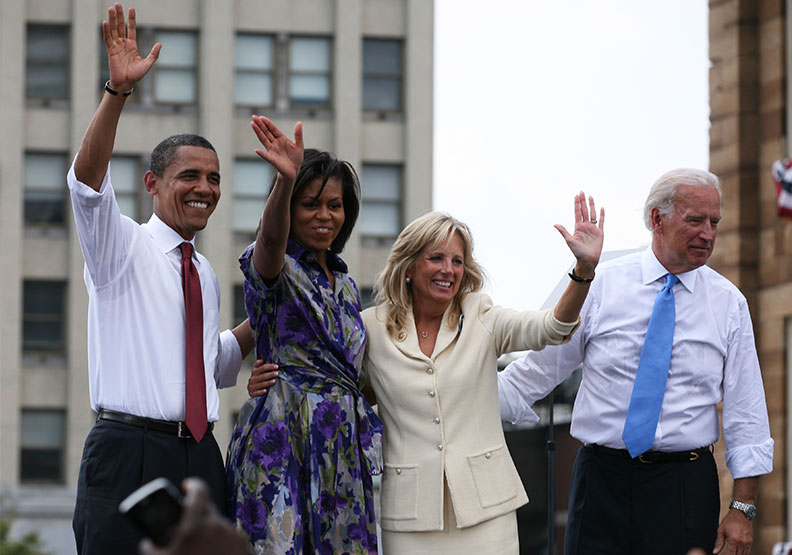 2008年,時任美國總統歐巴馬夫婦與副總統拜登夫婦。wikimedia commons by Daniel Schwen