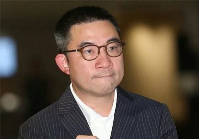 身體不適猝逝！寒舍創辦人長子蔡伯府享年48歲