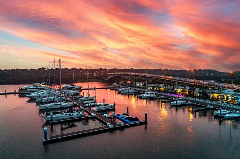 亞果集團與新加坡悅榕集團攜手合作，在安平打造唯一結合遊艇碼頭和度假村的大型複合觀光場域，宛如亞洲版邁阿密。