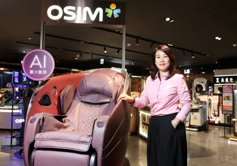 邁入40年的「中年」品牌OSIM，透過跨界混搭，攬進年輕新客層。張智傑攝。