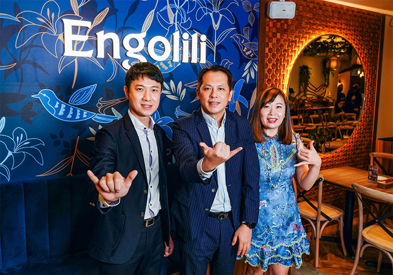 圖／左起為六角國際集團輕食事業處總監汪立偉、六角國際集團董事長王耀輝、六角國際集團執行副總王麗玉。六角國際提供