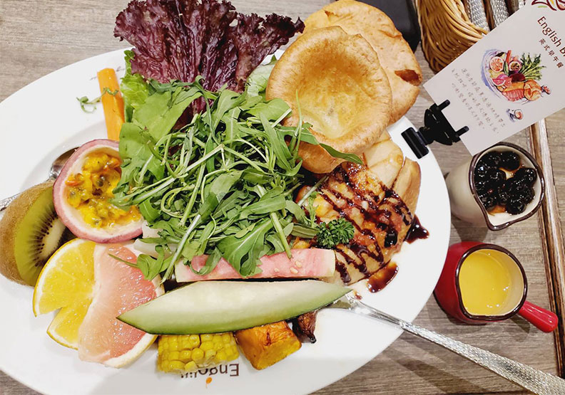 英格莉莉「陳醋蕃茄焗烤杏鮑菇早午餐」。沈瑜攝