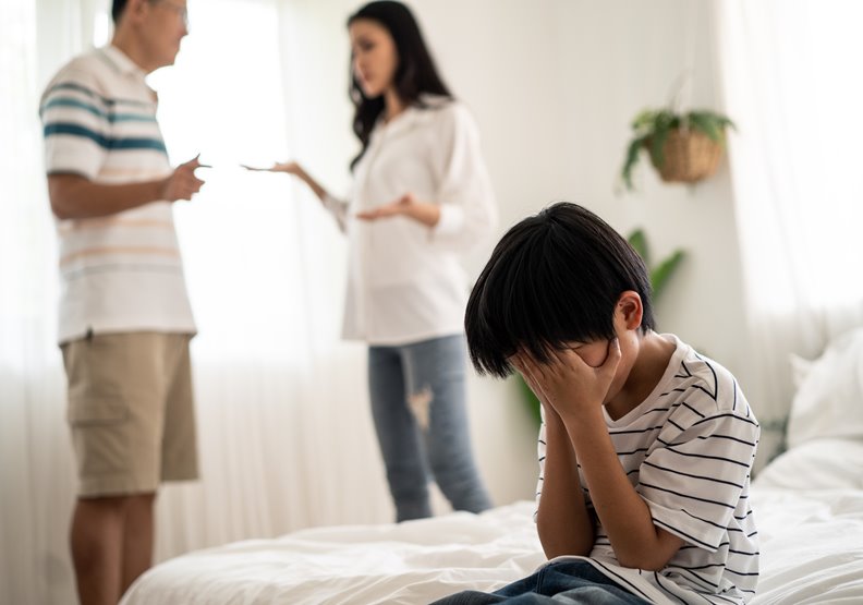父母仳離，衝突不斷！美研究：孩子心理健康恐受害