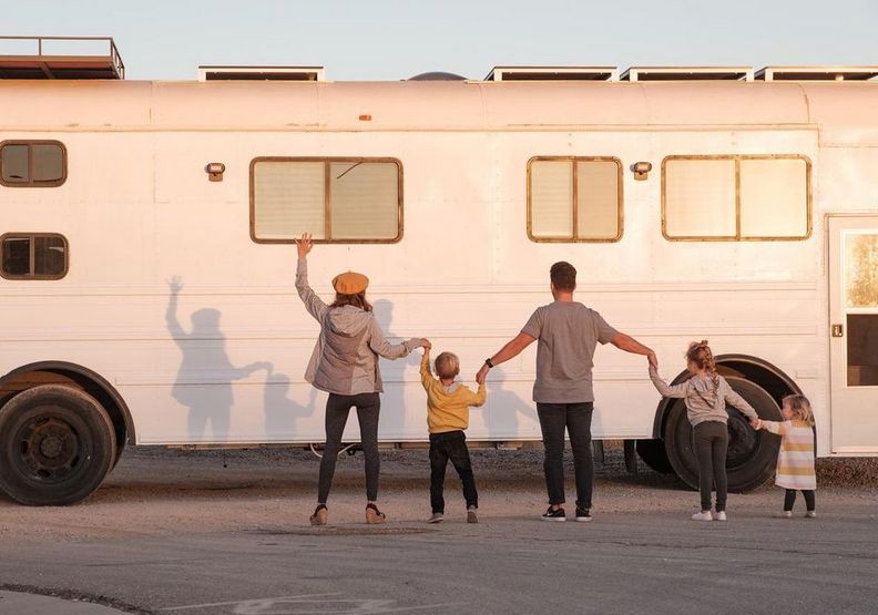 這台校車相當大,也有一家人滿滿的回憶