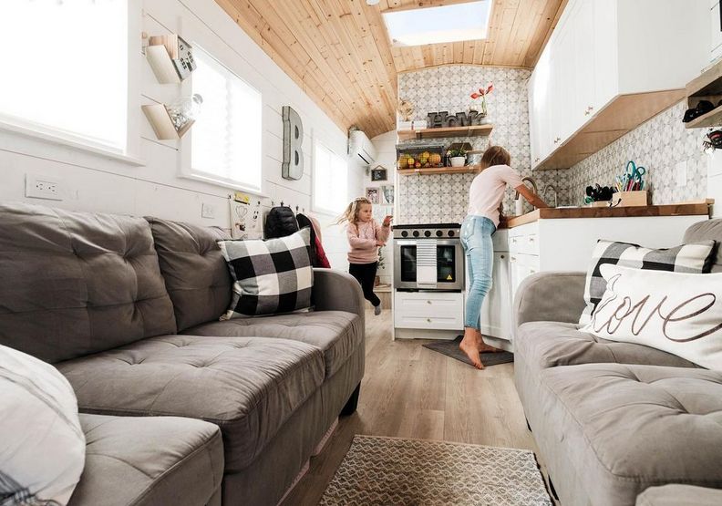 你能夠想像這華麗的空間,其實是一台車嗎?