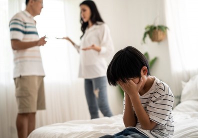 父母仳離，衝突不斷！美研究：孩子心理健康恐受害