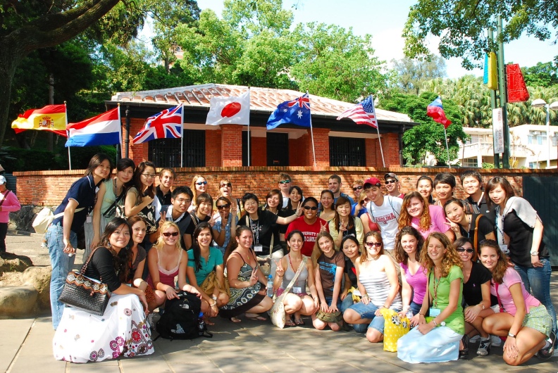 跨文化溝通課程以及校外教學,讓學生體驗國外生活,真實感受文化洗禮。