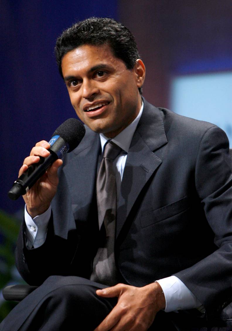 札卡瑞亞是第一代印度移民,出身政治家族,對國際政治充滿熱情。