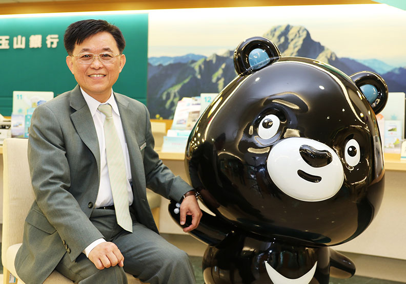 王志成認為，傳統金融業已轉型為金融科技業，必須要與時俱進， 才能跟上時代腳步。玉山金控提供