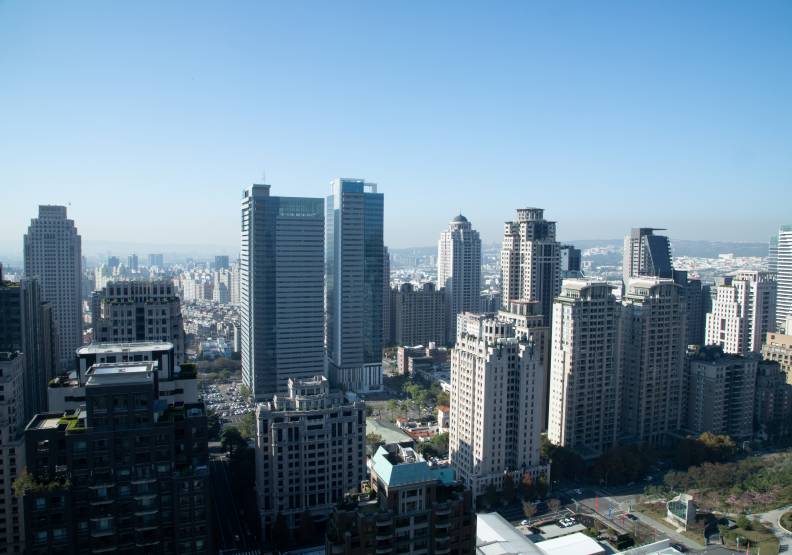 台中有些建商，從建築硬體、軟體、客戶服務到售後服務，做到無微不至，讓建商品牌有很高附加價值。