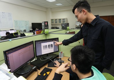 資訊學群：科技主宰世界，掌握資訊處理技術