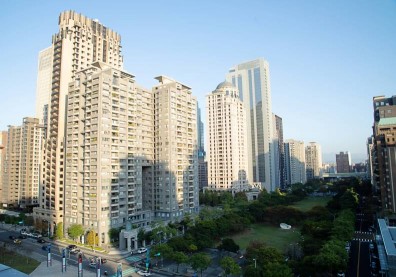 從荒煙蔓草到豪宅林立，台中「七期門檻」難超越