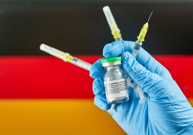 德國排外連疫苗也遭殃！鍾情BNT嫌棄AZ，百萬劑堆著不打仍喊不夠