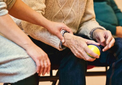 腦科專家中風後復健並康復的關鍵：慶祝每個「小成就」