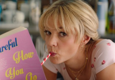 《花漾女子》：華麗妝容下，是不為人知的心碎和瘡疤