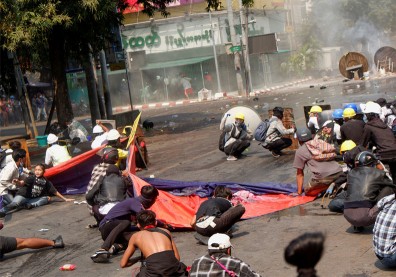 宛如天安門再現！緬甸軍方血腥鎮壓抗議民眾，單日慘釀38人喪命