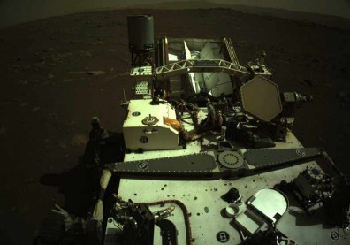 人類創舉！NASA毅力號首度上火星兜風，前後走6.5公尺＋原地左轉