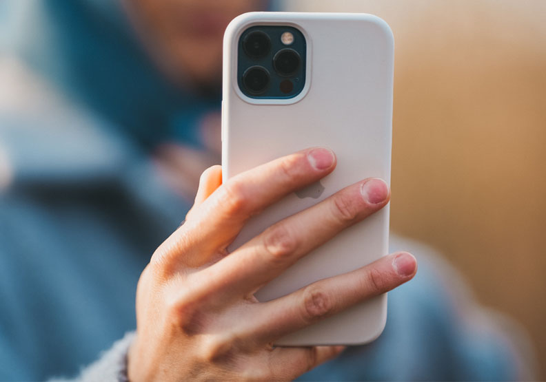 unsplash by Malte Helmhold。