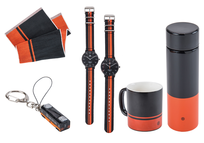 「鳴日號」觀光列車的文創商品,包括馬克杯、口袋型保溫杯、鑰匙圈以及PRINCO藍寶石速配錶,訴求都會魅力。