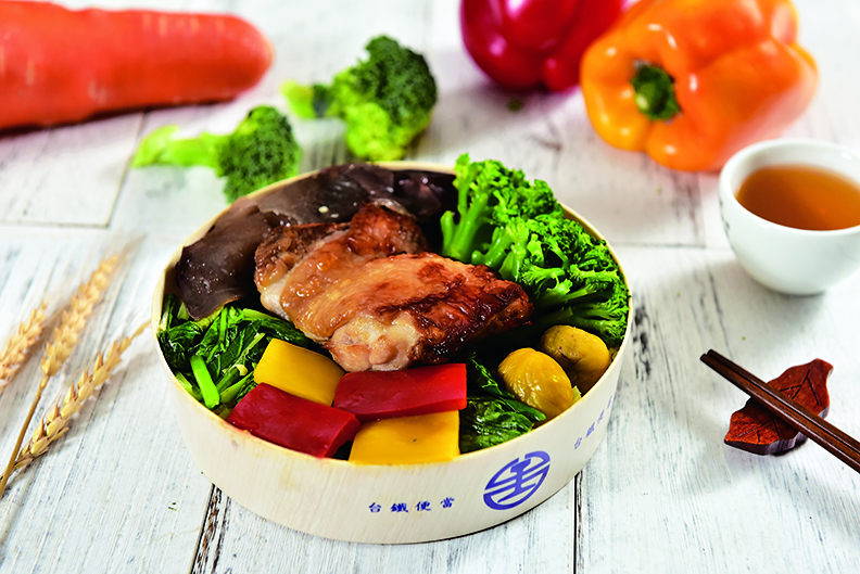 臺鐵紹興雞腿排便當。