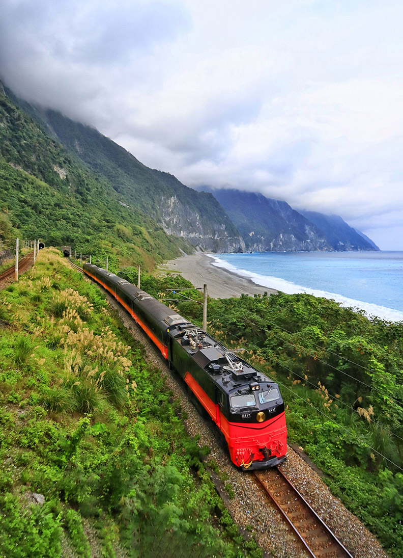 圖說:「鳴日號」觀光列車吹起美學改革的號角。(攝影:林佳燕)