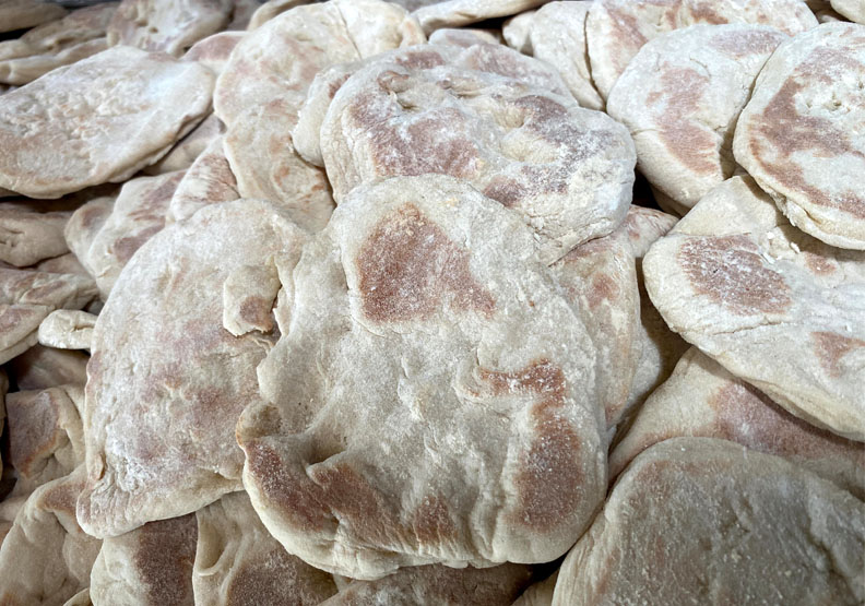 水潤餅呈現不規則形狀。