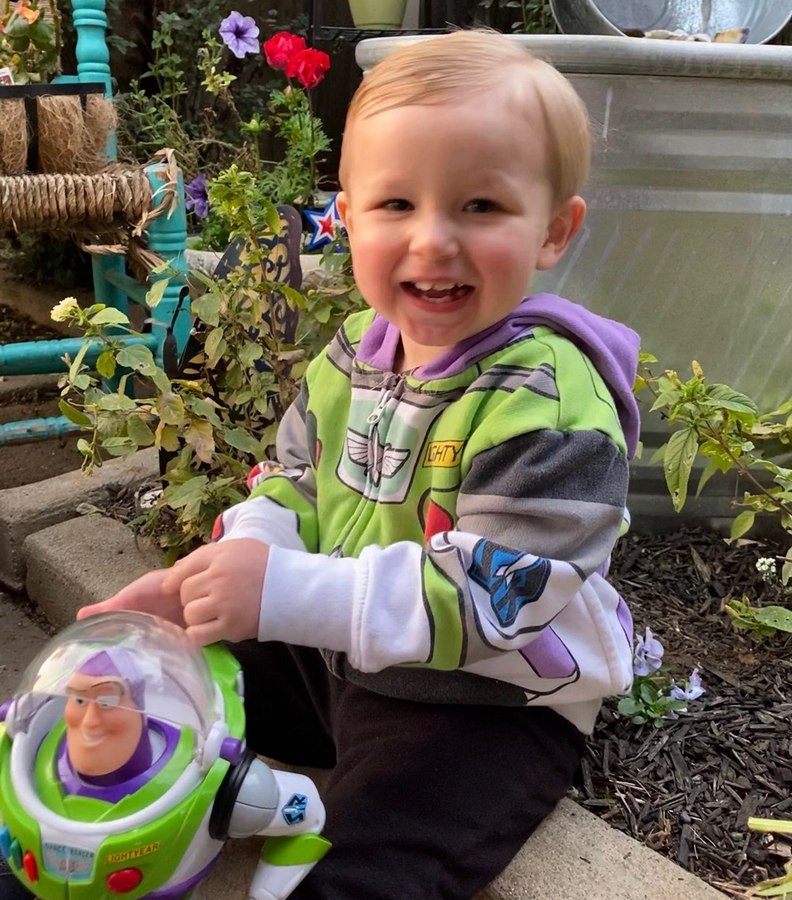 喜愛巴斯光年的哈根