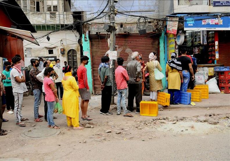 如何緩解疫情成了當局面臨的難題。aa