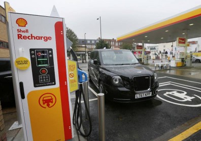 殼牌加油站為何「棄油轉電」，搶當社區民眾的新好鄰居？