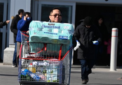 搶衛生紙盛況再現？「大排長榮」不只影響油價，木漿供應也遭衝擊