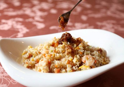 阿霞飯店獨門烏金醬，濃縮風土情懷於一瓢