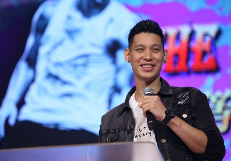 曾於NBA締造「林來瘋（Linsanity）」熱潮的林書豪，與弟弟林書緯「兄弟對決」後，用數據為弟弟表現背書。取自林書豪臉書