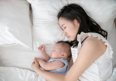 小孩常半夜驚醒、哭鬧不休？兒童睡眠專科醫師提8建議，讓孩子一覺到天亮