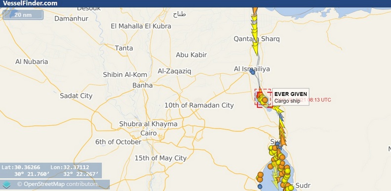 長賜輪脫困後,船班正依序等待通行。vesselfinder