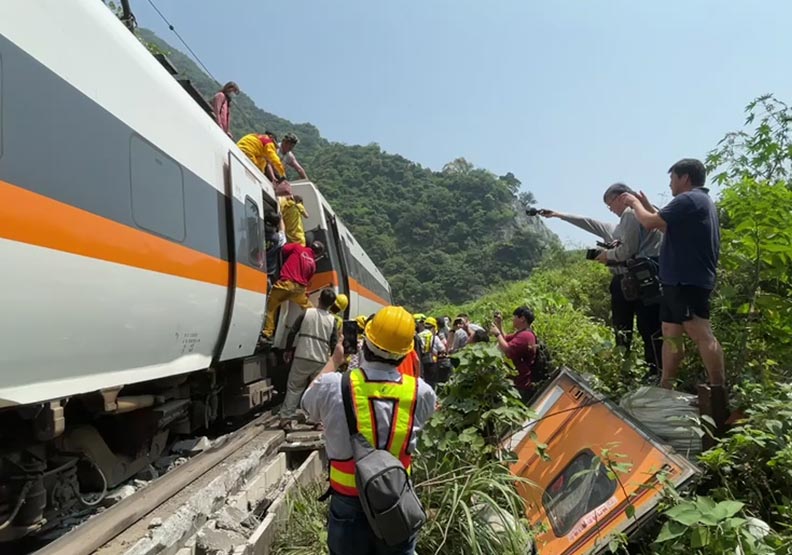 不斷更新／台鐵太魯閣號出軌意外 駕駛座全毀司機身亡、37人無呼吸心跳 | 聯合新聞網 | 遠見雜誌