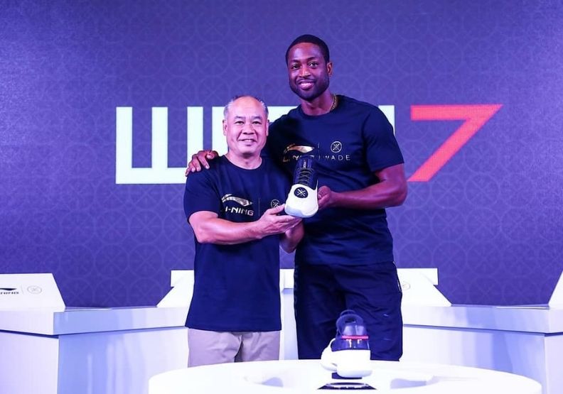 左為李寧,右為球星韋德。@LI NING FB官方帳號