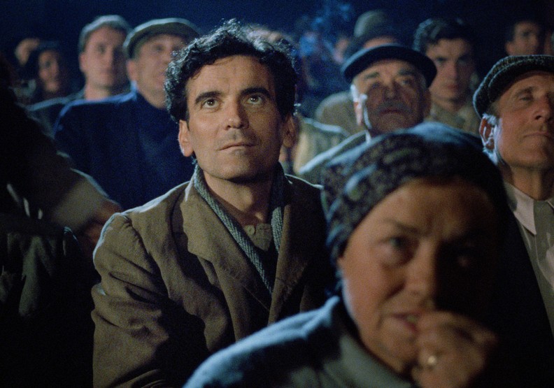 奧斯卡追授馬西莫特羅西,抱病演出《郵差》感動無數觀眾