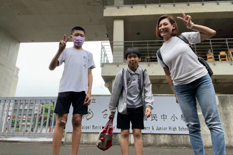 家住北大周邊的丁昱晴看著近年三峽的發展,相信三鶯線完成後將會帶給孩子們更便利的生活機能與學區發展。(丁昱晴提供)