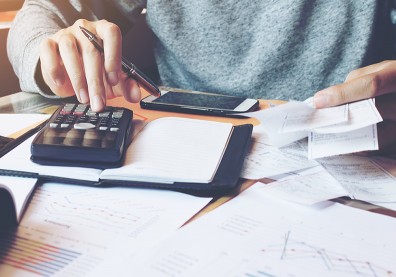 計畫買房又想投資：一份收入如何分配，才能不「窮忙」還能有「四桶金」？